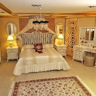 The Wooden Artisans Royal Bed With Side Table